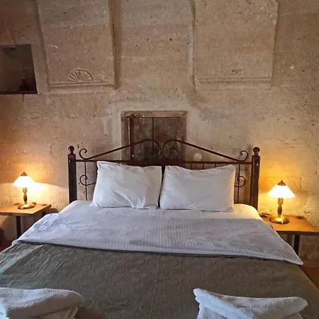 Nomads Cave & Rooftop גורמה