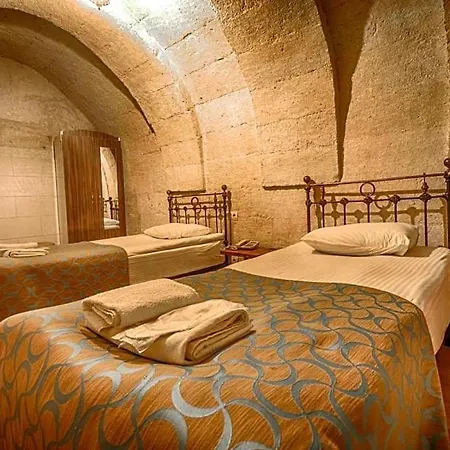 Nomads Cave & Rooftop מלון