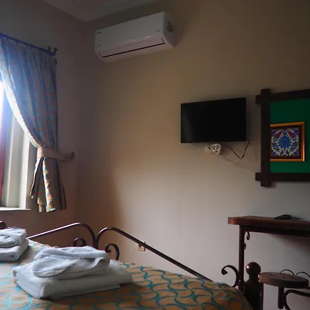 Отель Nomads Cave & Rooftop