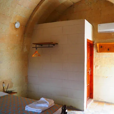 Nomads Cave & Rooftop Отель Гореме