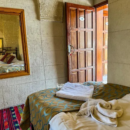 Nomads Cave & Rooftop Hotel