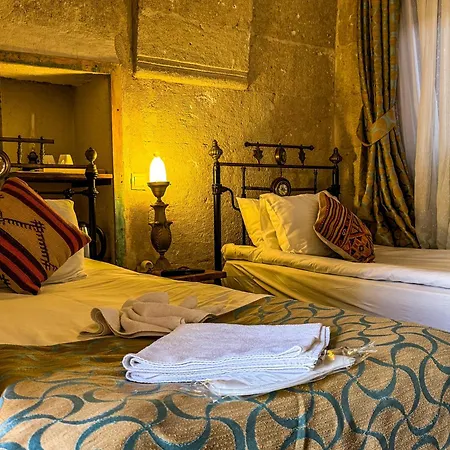 Nomads Cave & Rooftop Hotel