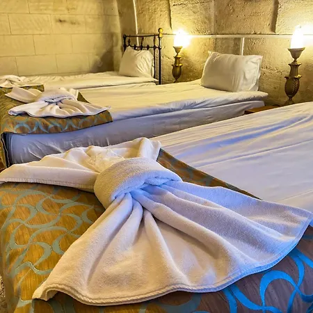 Nomads Cave & Rooftop Goreme