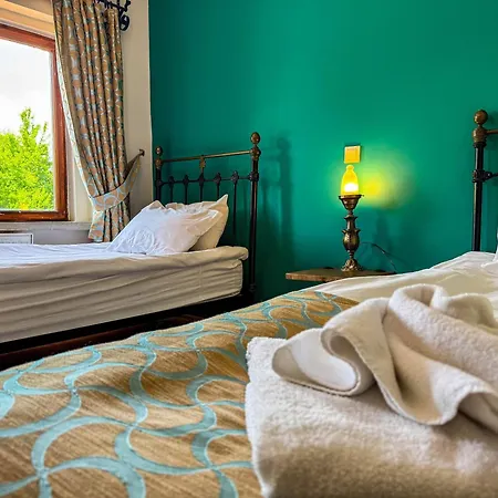 Hotel Nomads Cave & Rooftop 2*
