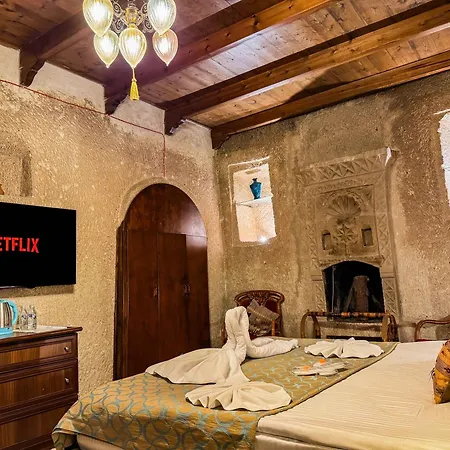 Hotel Nomads Cave & Rooftop 2*
