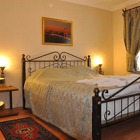 Nomads Cave & Rooftop