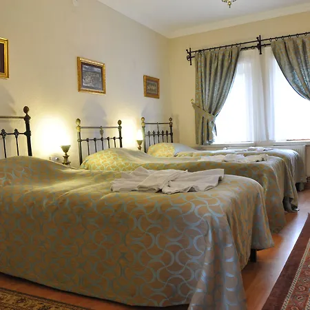 Nomads Cave & Rooftop Готель Гьореме