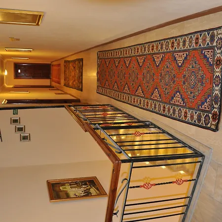 Готель Nomads Cave & Rooftop Гьореме