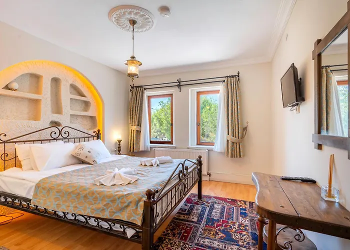 Nomads Cave & Rooftop Goreme