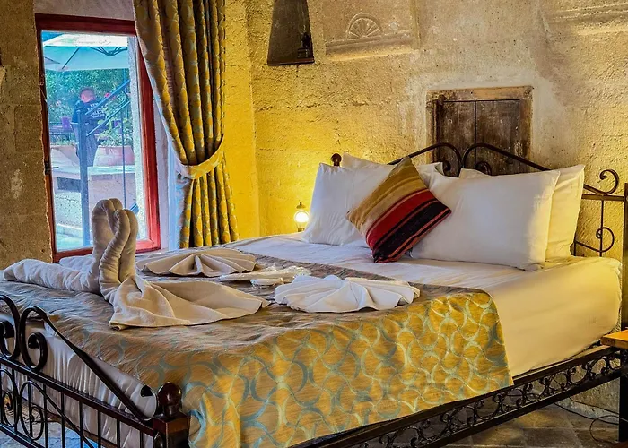 Nomads Cave & Rooftop Goreme