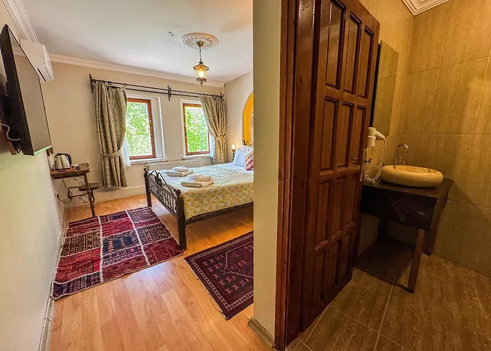 Nomads Cave & Rooftop Goreme