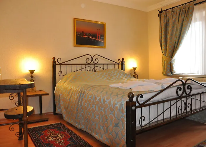 Nomads Cave & Rooftop