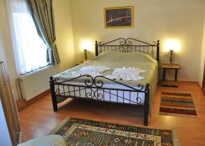 Nomads Cave & Rooftop Goreme