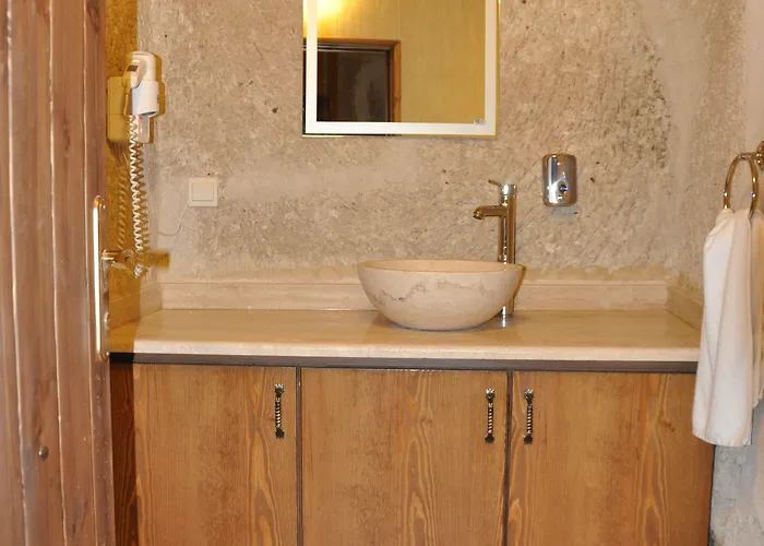 Nomads Cave & Rooftop