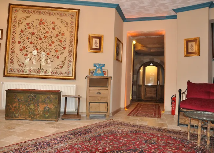 Nomads Cave & Rooftop Hotel